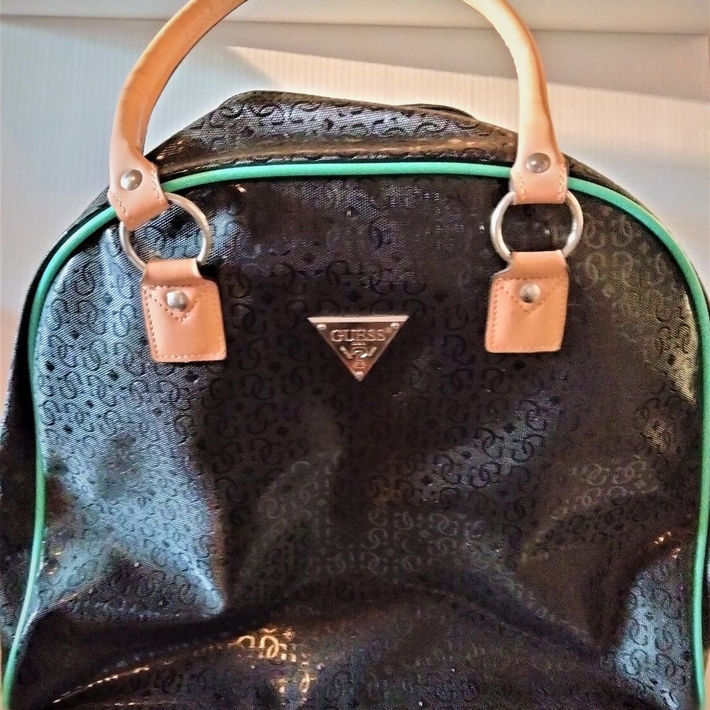 GUESS. Hand bag